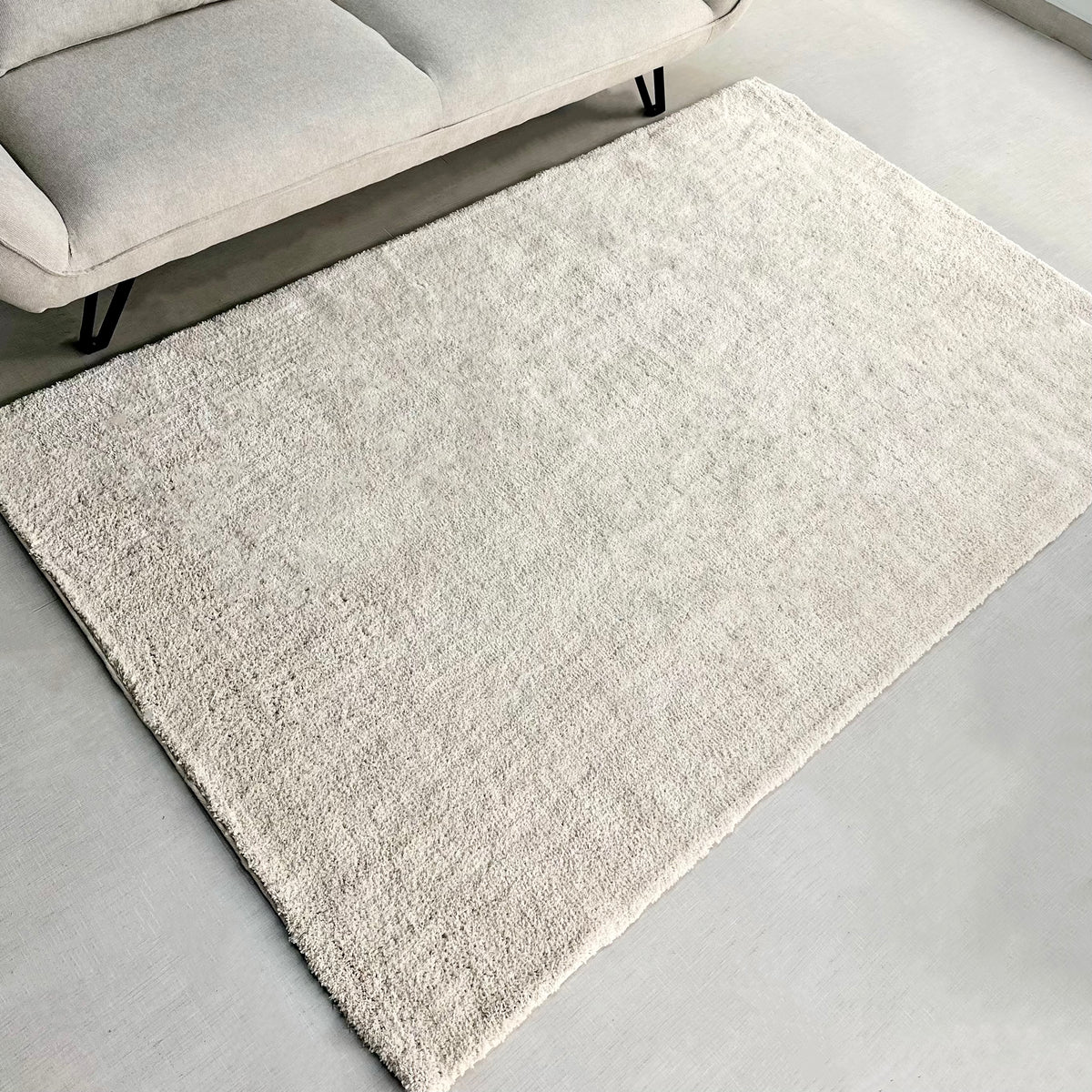 Super Soft Shaggy Ivory Rug 5' x 8'