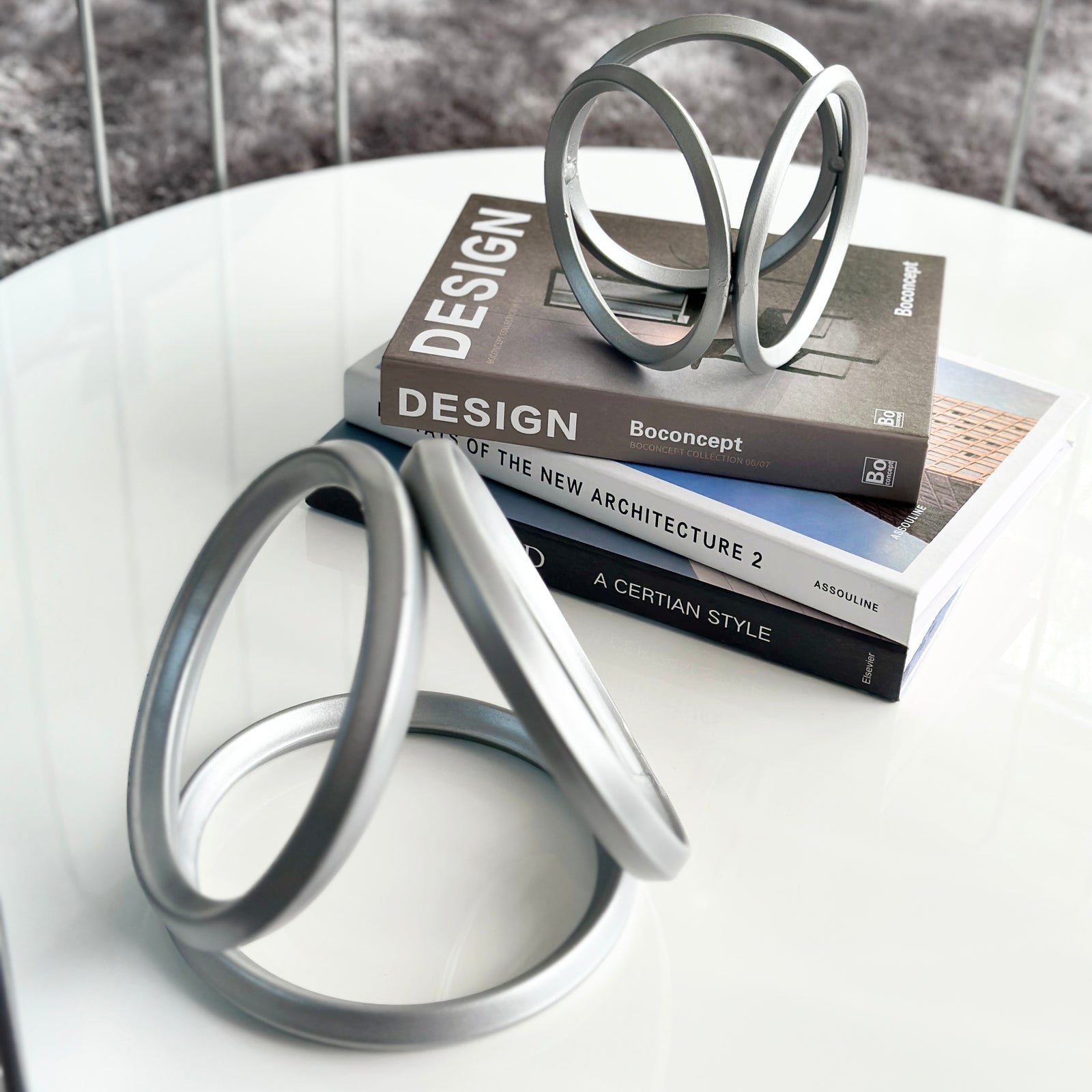 Connected Silver Circles Table Top Set