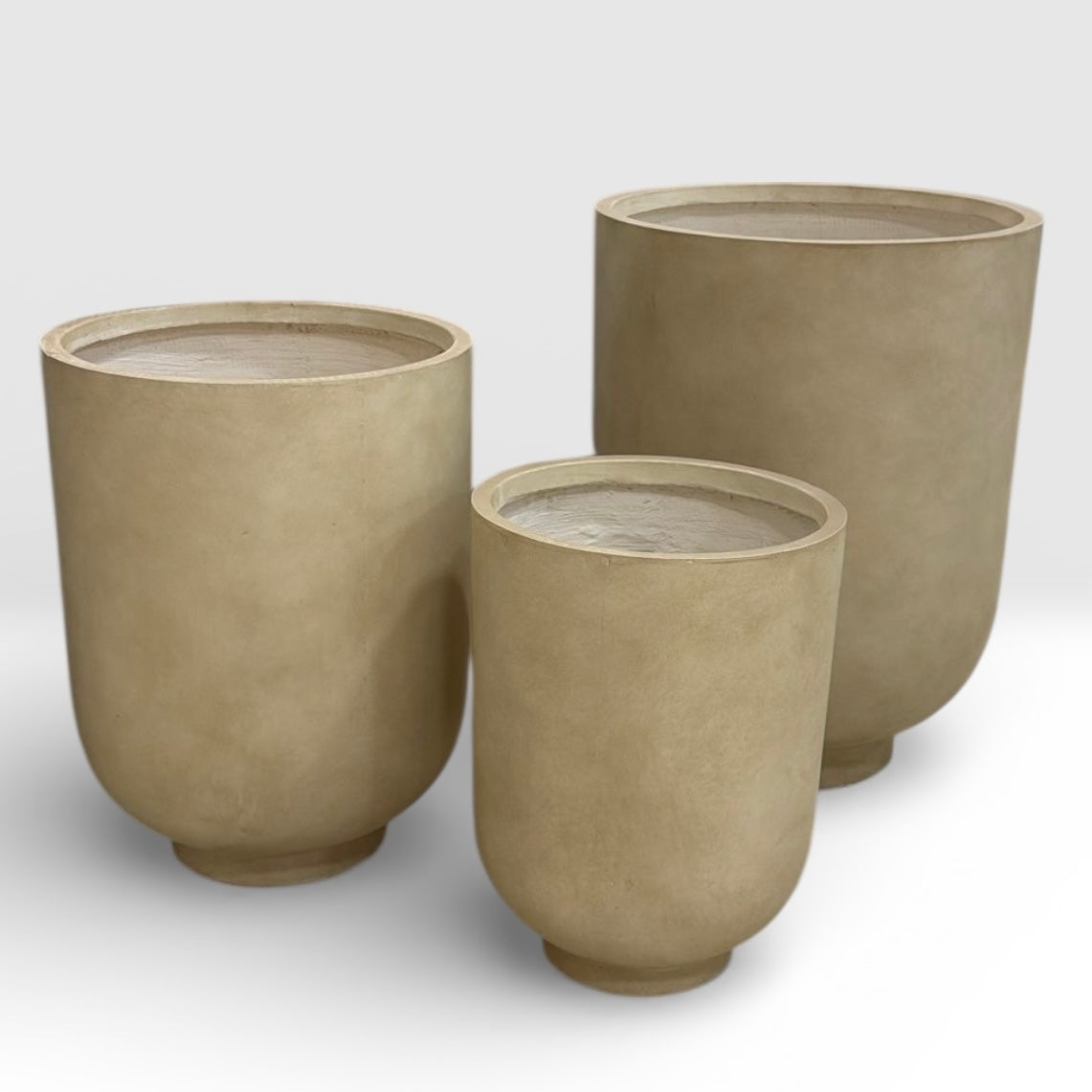 Capsule Smooth Beige Finish Fiber Clay Planter