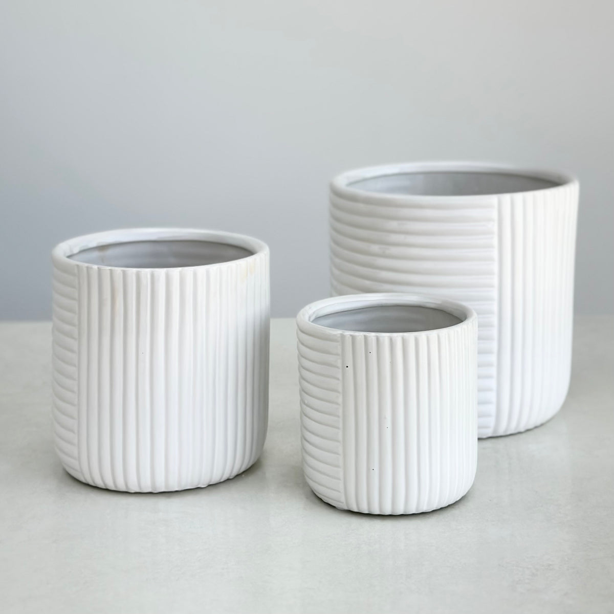 Ceramic White Round Pot With Abstract Lines