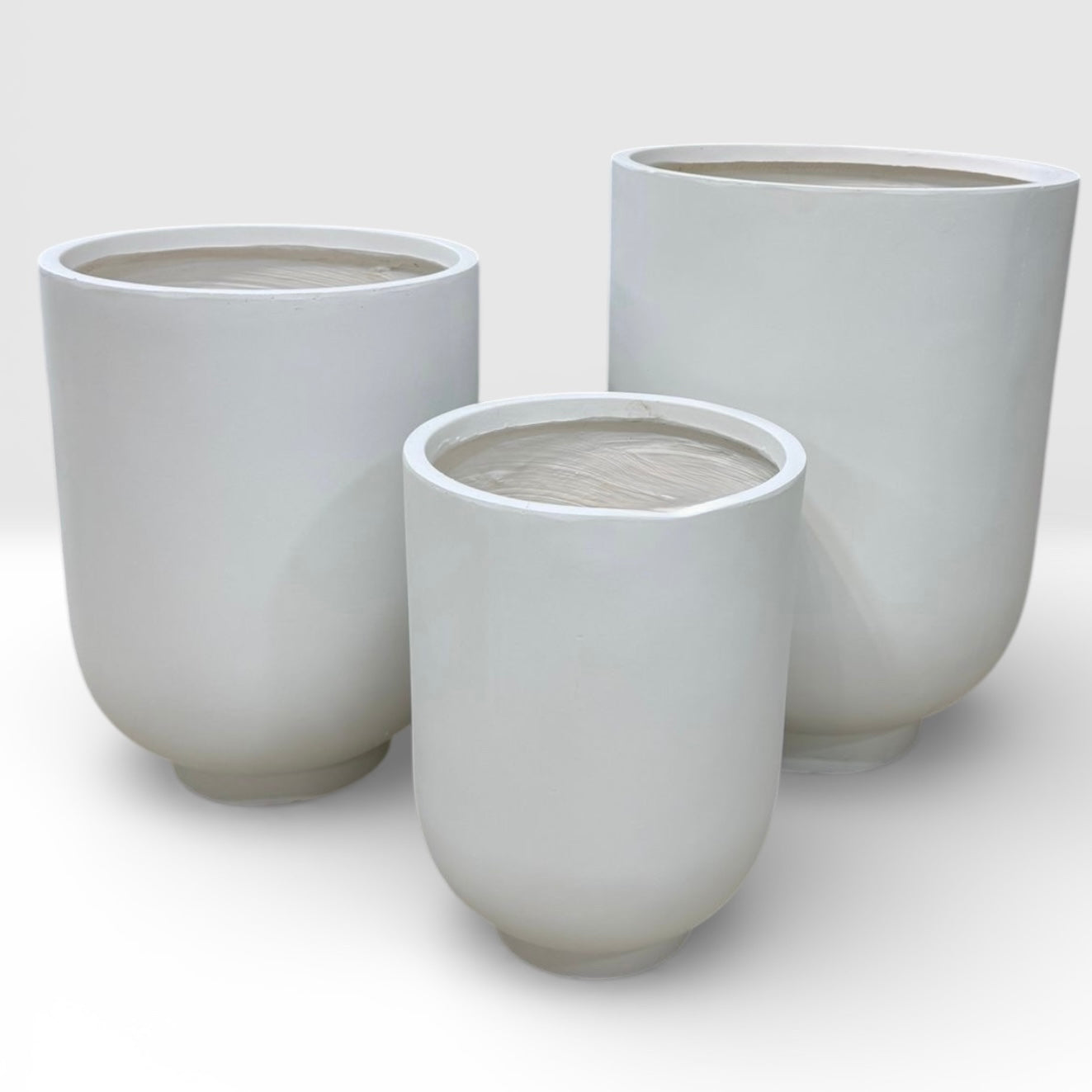 Capsule Smooth White Finish Fiber Clay Planter