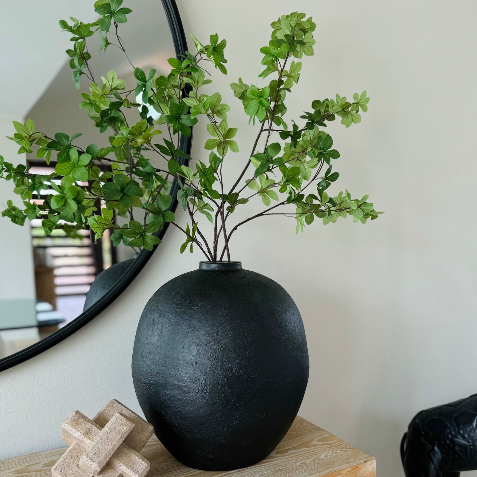 Ceramic Grooved Black Round Vase