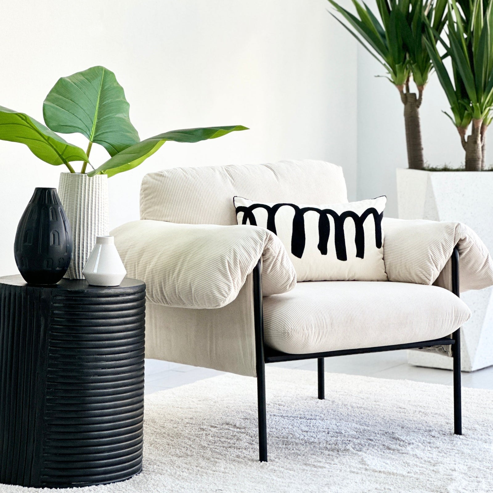 Desigual Hand-cast Black side Table