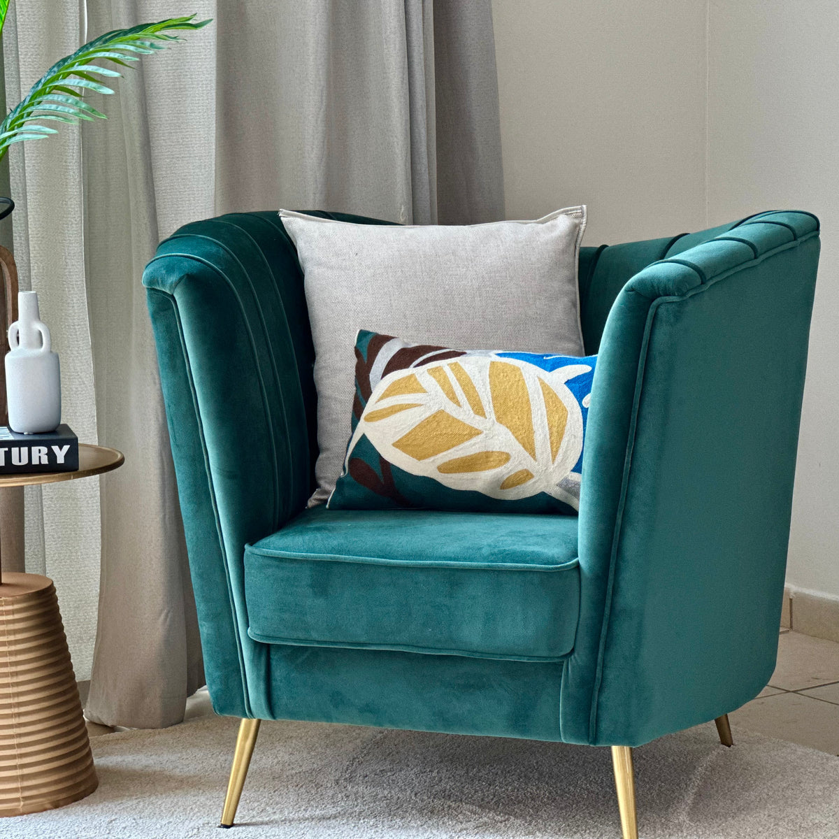 Victoria Royal Chair Velvet Green Golden Legs