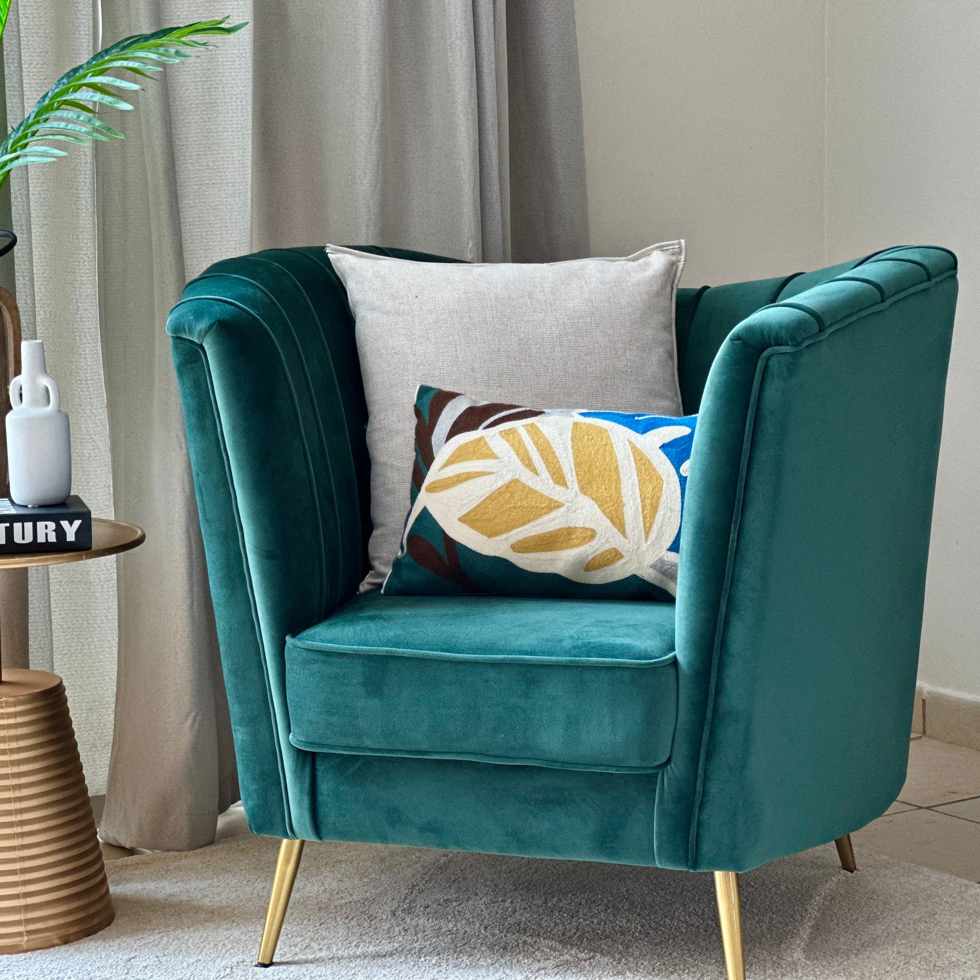 Victoria Royal Chair Velvet Green Golden Legs