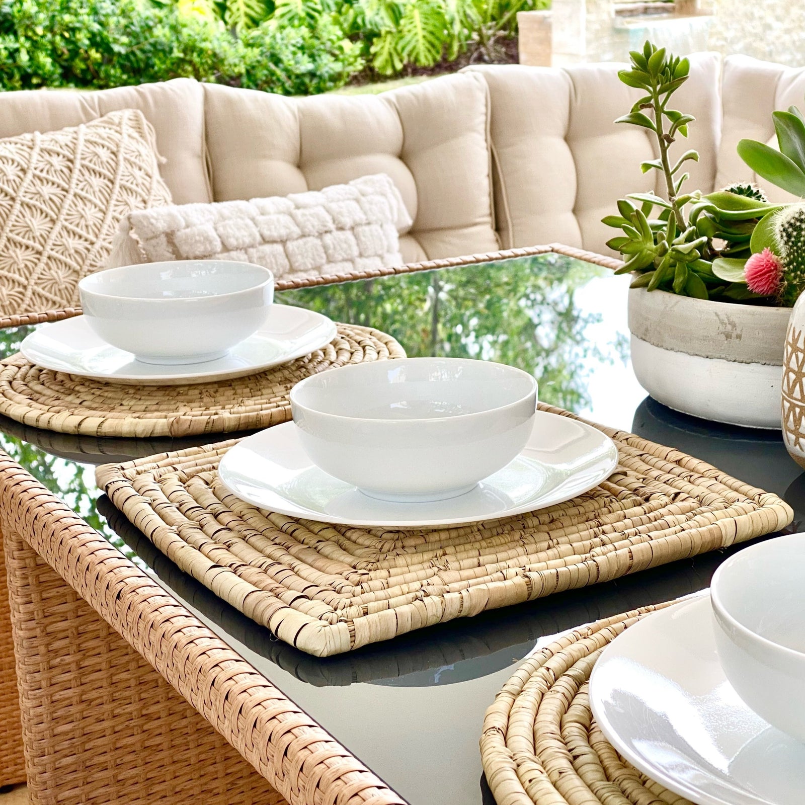 Round Kans Grass & Leaf Placemat