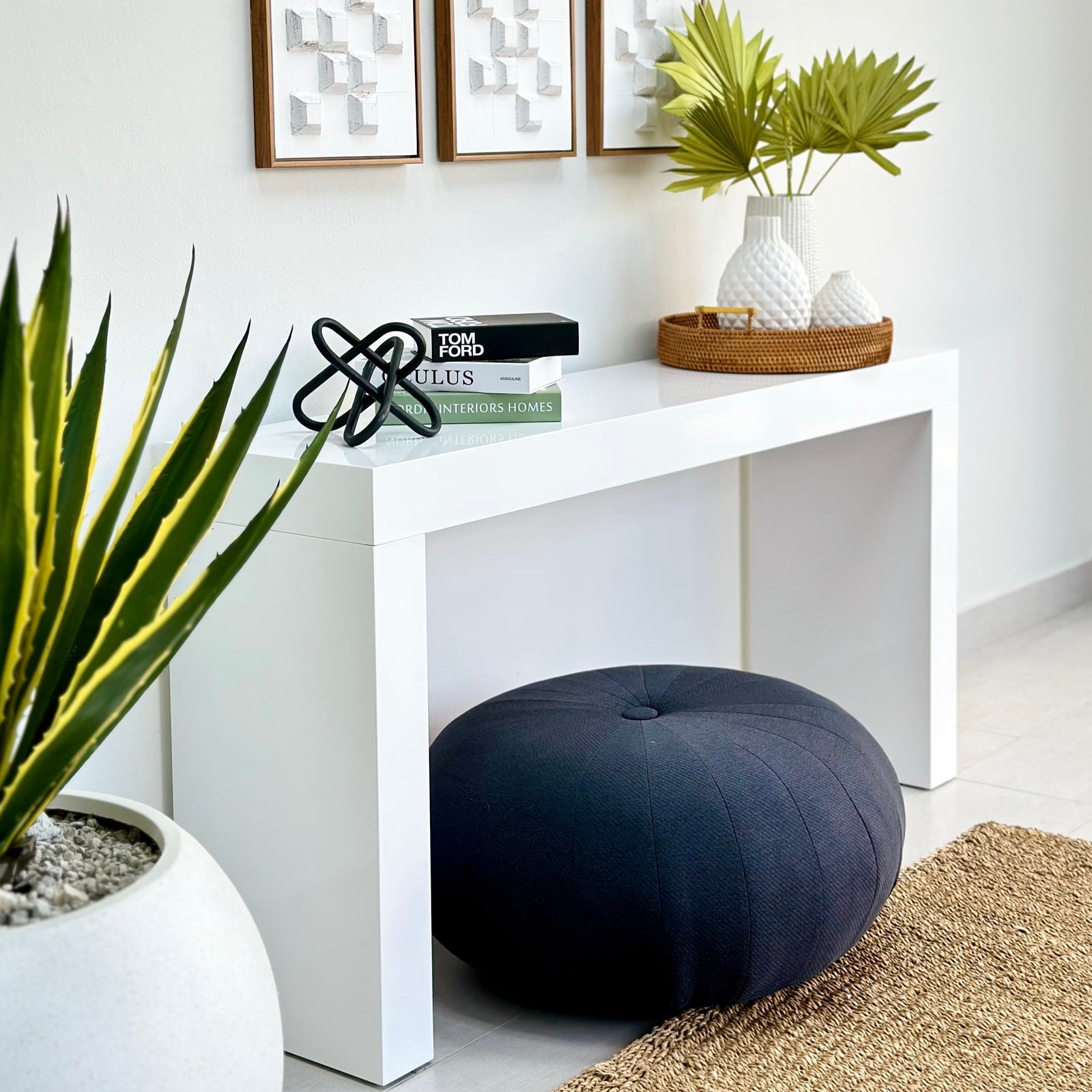 White Lacquer Classic Husky Console Table