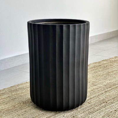 Carousel Fiber Clay Mate Black Planter