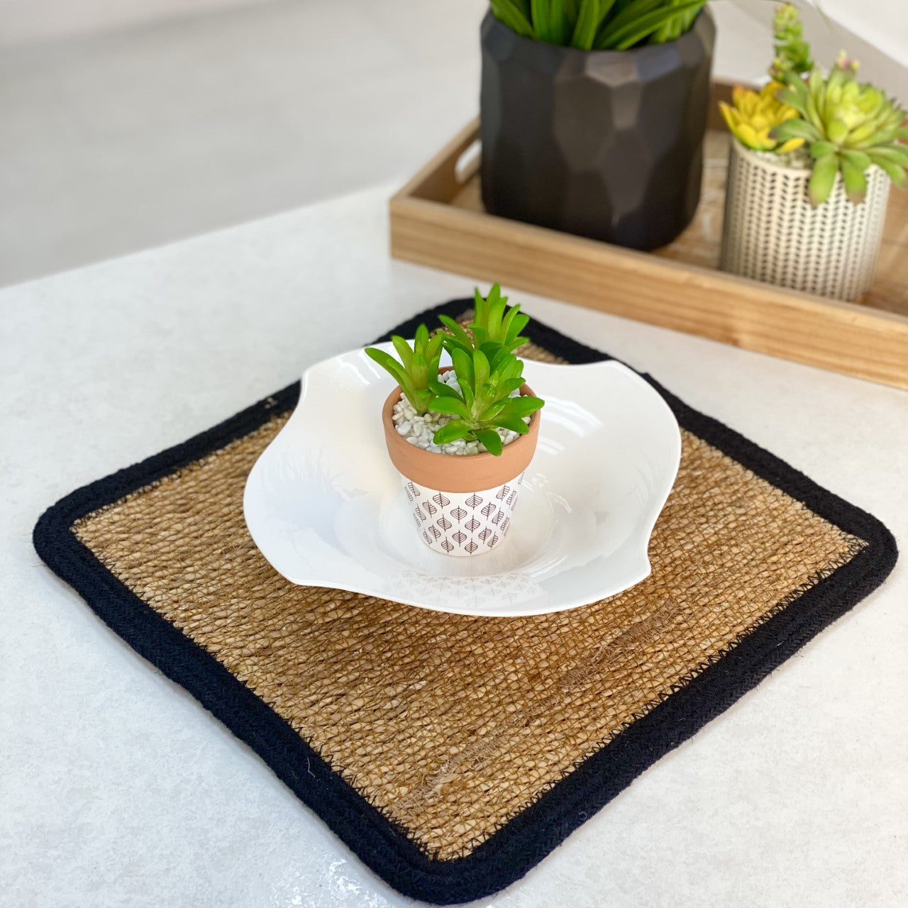 Laurus Square Black Edge Wicker Place-mat