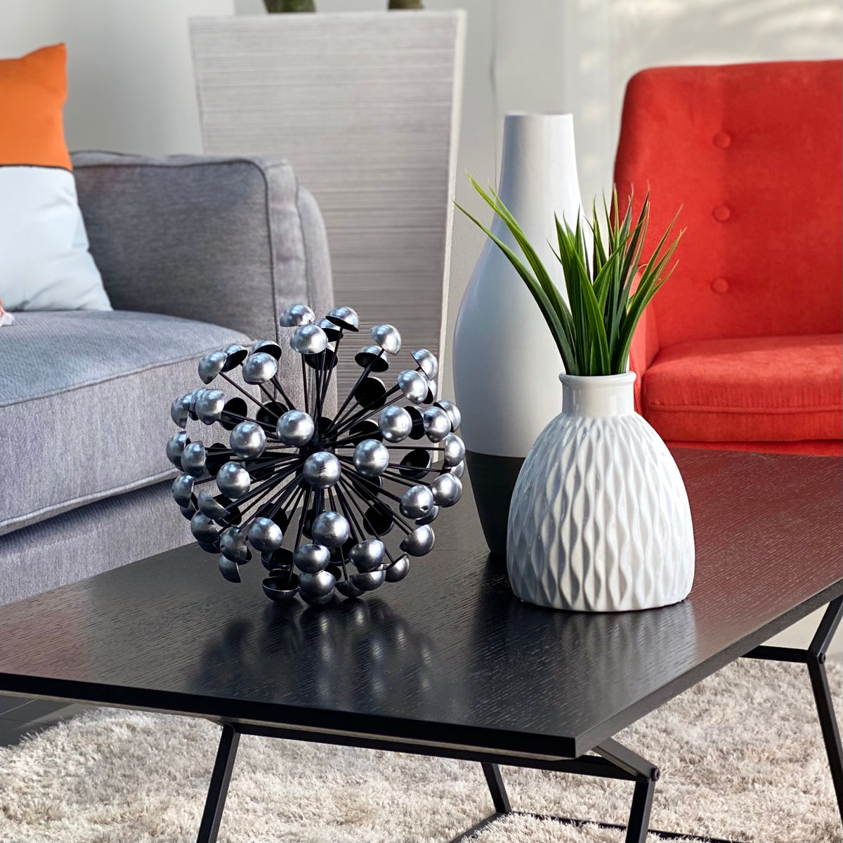 Mountain White Round Ceramic Vase