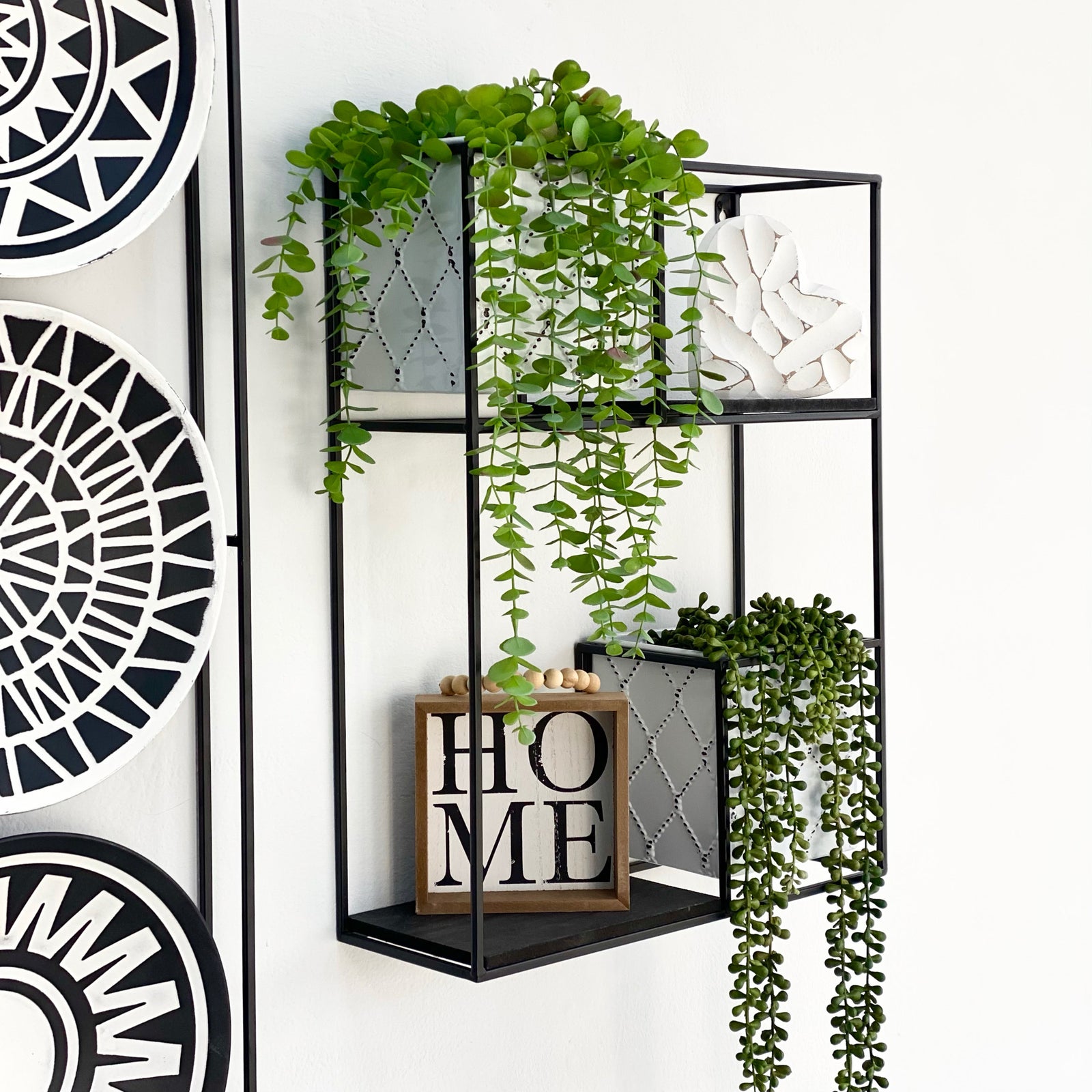 Gardener Floating Shelf