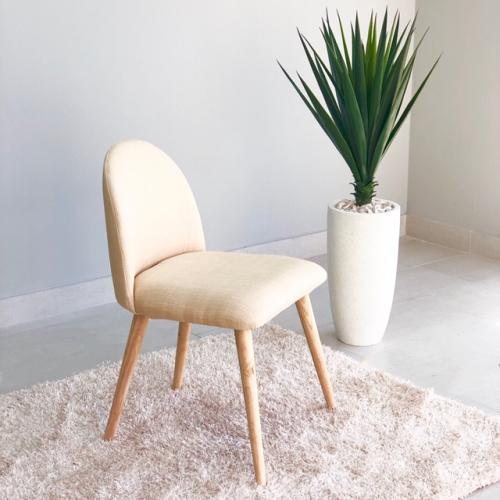 Pivot Natural Top and Black Legs Dining Table Set
