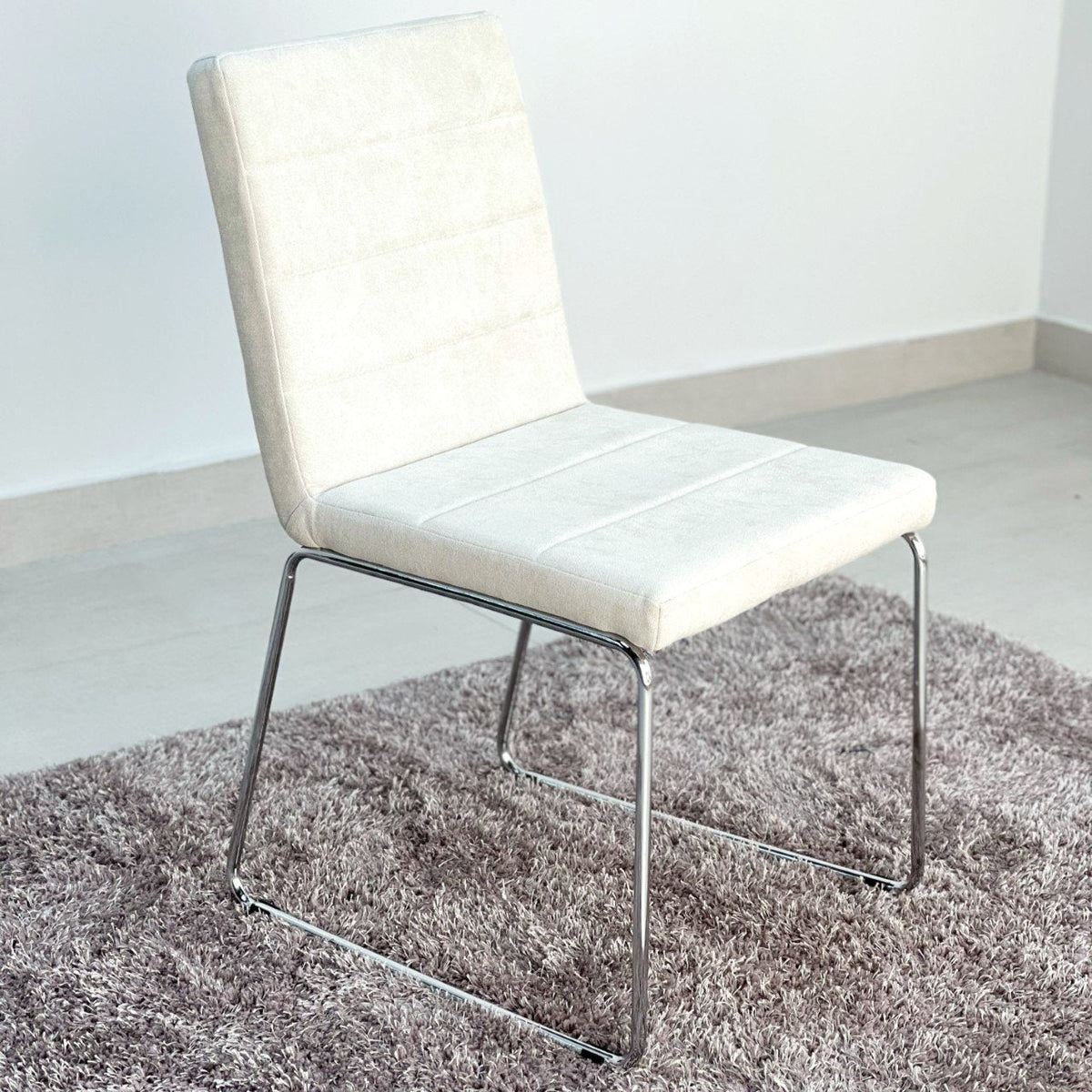 Pivot Natural Top and Black Legs Dining Table Set